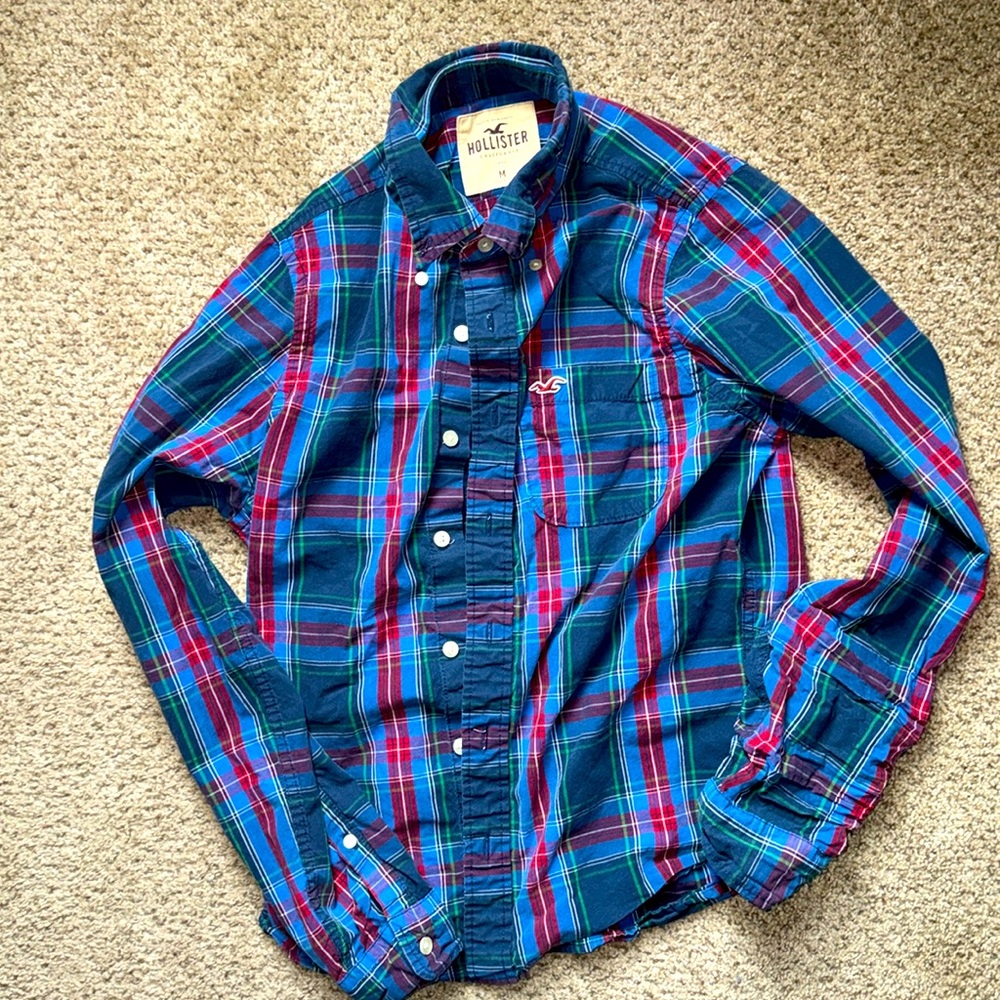 Men’s Hollister button up Blue red green plaid Size Medium spring shirt